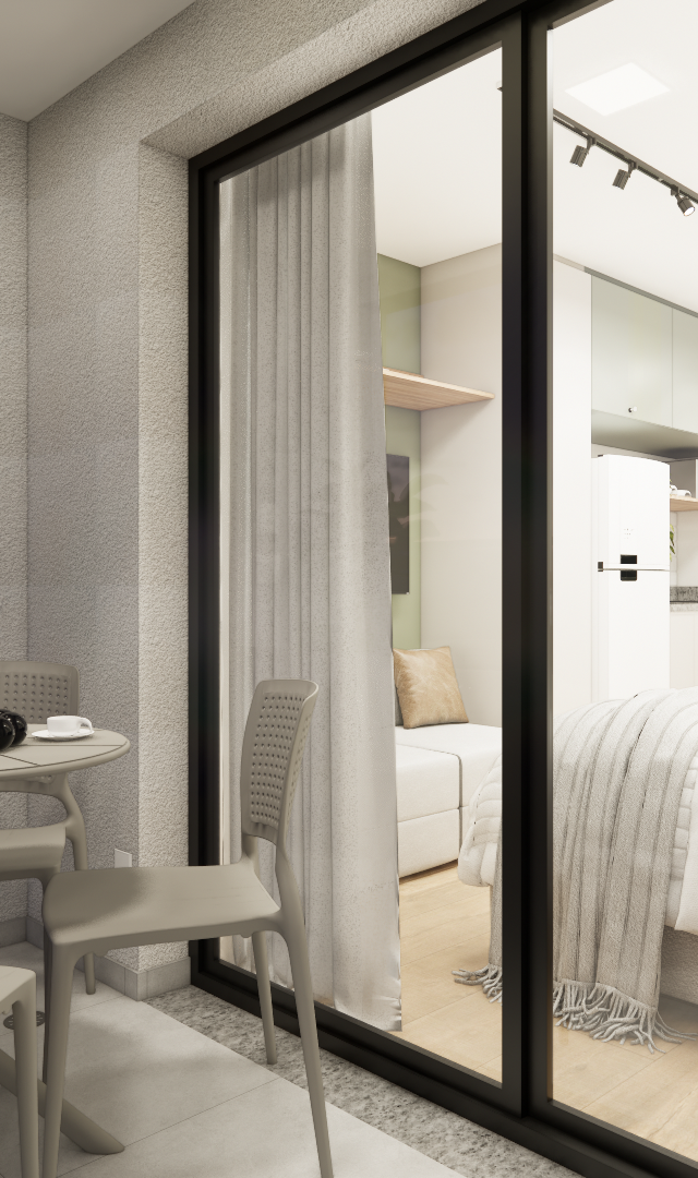 Render 3D de varanda com mesa, cadeiras cinzas e planta, integrada por porta de correr a quarto com tons claros e iluminação